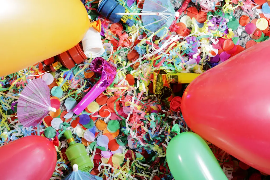 Los 12 peligros de la fiesta en la oficina